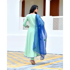 Ensemble de costume pour femme Morepankh en rayonne vert encre - Product Image 2