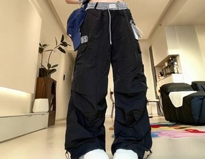 Pantalones de mujer ligeros de alta calidad, pantalones Cargo multibolsillos con estilo personalizado, pantalones Cargo de gran tamaño de algodón 100% para mujer - Product Image 2