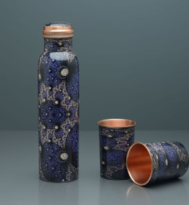 Ensemble de bouteilles en cuivre à impression abstraite-Design moderne, comprend des gobelets, du cuivre pur pour une consommation saine ayant des avantages pour la santé - Product Image 1