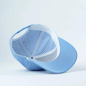 Casquette de golf ultra-légère et respirante, logo personnalisé sur le devant, casquette à 5 panneaux avec cordon, perforations découpées au laser, casquette de sport unisexe décontractée à fermeture snapback - Product Image 5
