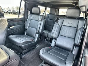 Cadill AC Escalade ESV Premium Luxury RWD usado con asientos de cuero, Interior oscuro, muy limpio, 2023 - Product Image 2