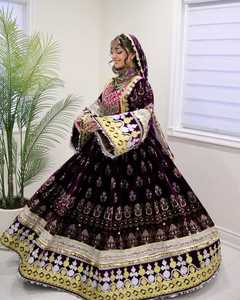 Robe banjara vintage afghane pour femmes, nouveau style Kuchi à la mode, broderie à la main, décoration en dentelle, taille naturelle - Product Image 3