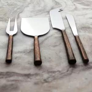 Cuchillo para Queso con Mango Largo y Redondo, Juego de Cuchillos para Queso de Acero Inoxidable con Baño de Oro Rosa - Product Image 3