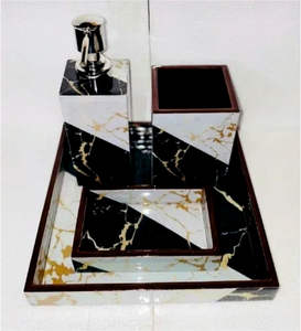 Ensemble de salle de bains quatre pièces imprimé en bois MDF au fini brillant - Product Image 1