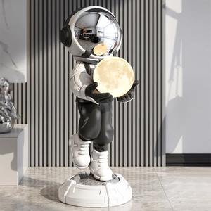 Escultura de Astronauta Audaz para el Suelo, Pieza Decorativa Moderna y Creativa, Elegante Adorno para el Hogar, para Sala de Estar u Oficina, de la India - Product Image 6