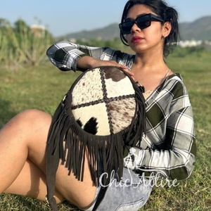 กระเป๋าสะพายหนังวัวแบบมีสายคล้องไหล่สไตล์ตะวันตกใหม่กระเป๋าถือสำหรับผู้หญิงกระเป๋าสะพายไหล่พาดลำตัวมีขอบ - Product Image 1