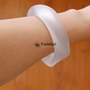 กำไลข้อมือเรซินสำหรับผู้หญิงเครื่องประดับทำด้วยมือที่ทันสมัยสำหรับเป็นของขวัญโดย tradebyd - Product Image 3