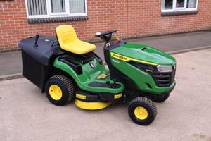 John Deere รถแทรคเตอร์เครื่องตัดหญ้า2025 John สำหรับ X738ไดรฟ์ประเภท: X738 AWD สำหรับขาย - Product Image 2