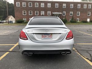 เมอร์เซเดส-เบนซ์ ซี63 เอส อิดิชั่น 1 แพ็คเกจ ปี 2015 เครื่องยนต์วี8 300-400 แรงม้า รถคลาสซี ใช้งานน้อย สภาพดี หลังคาพาโนรามิก เบาะหนัง พวงมาลัยซ้าย ไฟแอลอีดี - Product Image 4