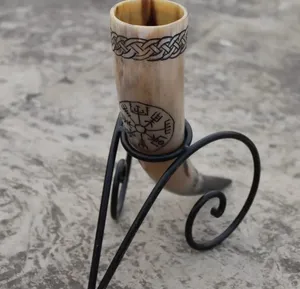 Cuerno para beber vikingo genuino Natural con soporte de Metal decorativo tallado estilo náutico Mead Ale FIESTA DE Navidad regalo de recuerdo