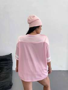 Jersey de fútbol americano de malla rosa claro para mujer, camiseta de gran tamaño con cuello en V y estampado de manga corta, ropa de calle de verano, camiseta universitaria - Product Image 6