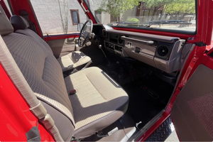 LISTO PARA CONDUCIR - USADO, VOLANTE A LA IZQUIERDA |   CONDUCCIÓN DERECHA |   TOYOTA LAND CRUISER FZJ75 PICKUP 1993, 5 velocidades - Product Image 5