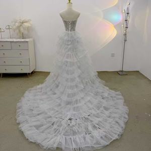 Robes de mariée JJ115 modernes et élégantes, sans manches, coupe sirène, avec volants, dentelle brodée, appliques florales en cristal, longueur ras du sol - Product Image 2