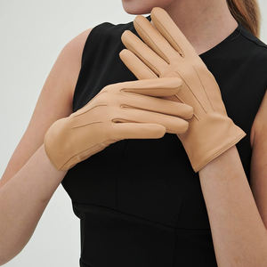 Buen fabricante de guantes de cuero de moda para las mujeres totalmente personalizado Venta caliente Top tendencia guantes antiarrugas en alta calidad - Product Image 1