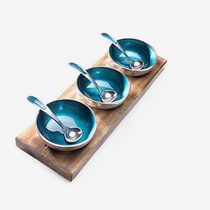 Bols en Aluminium argenté avec plateau noir en bois - Product Image 3