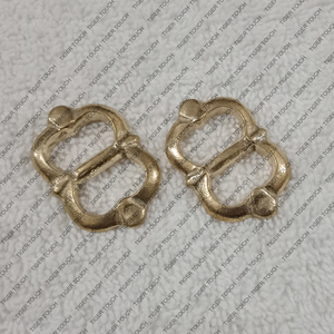 Hebilla de cinturón de cobre Medieval Tiger Touch, aleación antigua hecha a mano para accesorios históricos auténticos - Product Image 2