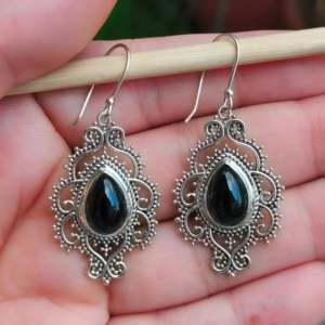 Boucles d'oreilles pendantes en argent sterling 925 faites à la main avec onyx noir naturel, forme poire, motif goutte d'eau, style bohème chic, pour anniversaire - Product Image 5