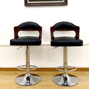 Tabouret <span class=keywords><strong>de</strong></span> <span class=keywords><strong>bar</strong></span> en cuir en <span class=keywords><strong>bois</strong></span> pivotant réglable en métal <span class=keywords><strong>noir</strong></span> tabouret <span class=keywords><strong>de</strong></span> <span class=keywords><strong>bar</strong></span> en <span class=keywords><strong>bois</strong></span> chaises <span class=keywords><strong>de</strong></span> <span class=keywords><strong>bar</strong></span> hautes pour <span class=keywords><strong>bar</strong></span> <span class=keywords><strong>de</strong></span> restaurant <span class=keywords><strong>de</strong></span> cuisine - Product Image 4