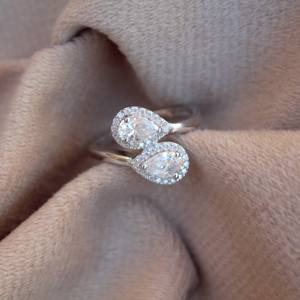 925แหวนค็อกเทลเพชรโมอิสฮาโลเจนสีเงินสเตอร์ลิงตัดลูกแพร์ออกแบบให้เป็นของขวัญการหมั้นสำหรับสายครบรอบที่สมบูรณ์แบบของเธอ - Product Image 1