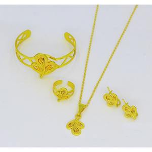 Conjunto de joyería de collar de pulsera de oro de moda, conjunto de joyería de acero inoxidable de gama alta para mujer, anillo de costura acolchado artesanal de hierro dorado - Product Image 2