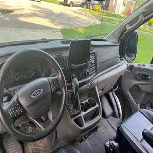 Ford Transit 250 2006, Volante a la Izquierda, Asientos de Cuero de Lujo, Cámara Trasera, Techo Solar, Pantalla Táctil, Listo para Enviar - Product Image 3