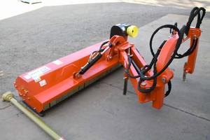 Broyeur à fléaux professionnel neuf et d'occasion avec arbre de prise de force, boîte de vitesses robuste et rotor à marteaux pour la gestion de la végétation - Product Image 4