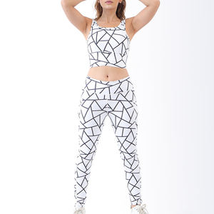 Conjuntos de ropa deportiva de gimnasio para mujer de alta calidad personalizados al por mayor ropa de Yoga de poliéster/LICRA transpirable patrón sólido - Product Image 5