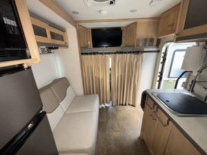 Winnebago F-u-s-e 23A usado del 2017, listo para vender - Product Image 6