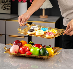 Bandeja de Servicio Decorativa de Metal Dorado de Lujo con Asas para Mesa de Comedor, Cafetería, Decoración del Hogar, Regalo, Hotel, Restaurante, Juego Premium - Product Image 1