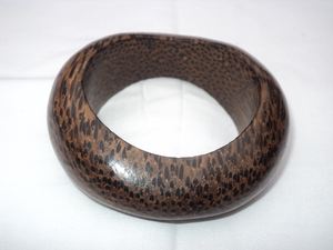 Brazaletes de madera sostenibles para mujer Ideal para regalos de boda Regalos ecológicos y tiendas de joyería hechas a mano Tradebyd - Product Image 4