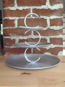 Argenterie à 3 niveaux Supports en métal pour desserts et collations Forme ronde de la plus haute qualité Lareg Size Chocolate Serverware Platter - Product Image 3