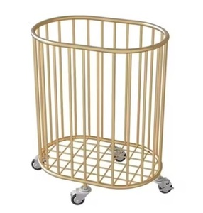 Cesta de lavandería de metal redonda con acabado elegante, duradera y adecuada para interiores modernos - Product Image 2