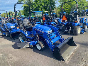 Tracteurs d'occasion New Holland Work Master 25S avec 4 roues motrices et chargeurs à vendre - Product Image 2