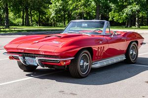 Chevrolet Corvette Convertible de 1966, Usado en Buen Estado, Transmisión Manual de 4 Velocidades, Motor V8 de 327 Pulgadas Cúbicas, Techo Rígido Incluido - Product Image 3