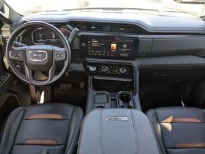 GMG Seirar 2500-HD AT-4 2024 Súper Limpio y Sin Accidentes, Cabina Doble 4WD, Transmisión Automática, Asientos de Cuero - Product Image 4