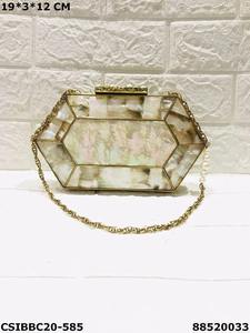 BOLSO ÚNICO Puntos Dorados y Madre Perla Corazones Acentos Metal Noche Embrague Monedero W/Correa Al Precio Más Barato - Product Image 2