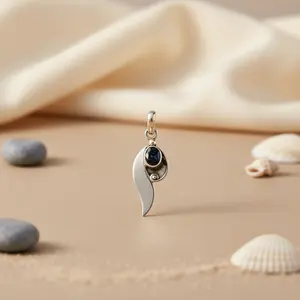 Colgante de Plata 925 para Mujer con Ónice Negro Geométrico, Oro de 18K y Cadena de Caja de Cuarzo con Diamantes para Compromiso, Joyería con Piedras Preciosas - Product Image 2