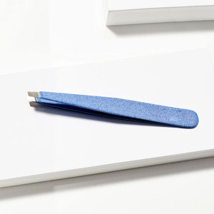 Pinzas inclinadas puntiagudas profesionales para cejas, al por mayor, las mejores pinzas puntiagudas para pelos encarnados con embalaje de logotipo personalizado - Product Image 4