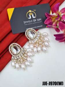 Élégant Kundan Boucle D'oreille Alliage Blanc 1.26 Grammes Paire Léger Bijoux De Mode Traditionnels Fournisseur En Gros En Ligne - Product Image 2