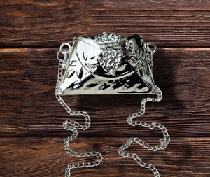 Pochette argentée Nouveau sac à main pour femmes Sacs pour dames Sacs en métal pour femmes Sacs à main pour dames Mini sacs pour femmes au prix d'usine de gros - Product Image 5