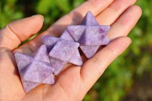 Hermosa lepidolita Merkaba estrella venta al por mayor herramienta de curación espiritual estilo Feng Shui piedra preciosa tallada artesanía de piedra semipreciosa - Product Image 3