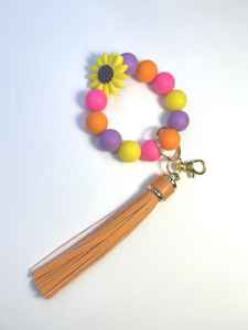 Porte-clés fait main avec perles en bois et anneau en acier inoxydable | Porte-clés coloré en perles de bois et acier inoxydable | VRNQ - Product Image 3