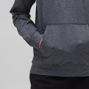 Pull-over uni à prix abordable avec poches kangourou, coutures de haute qualité pour les commandes en gros, matière respirante pour un confort optimal - Product Image 3