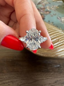 ห้องปฏิบัติการเจียระไนรูปวงรีสุดหรูดีไซน์เนอร์สร้างเพชร VVS ความชัดเจน F-Type Color IGI ได้รับการรับรองแหวนแต่งงานเครื่องประดับชั้นดี - Product Image 6