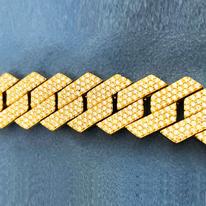 สร้อยข้อมือฮิปฮอปแบบ Unisex คุณภาพสูง ขนาด 20 มม. ประดับด้วยโมอิสซาไนต์ทรง D เกรด VVS ชุบทองบนเงินแท้ 925 ดีไซน์ Iced Jewelz พร้อมสายแบบโซ่ เหมาะสำหรับเป็นของขวัญ - Product Image 2