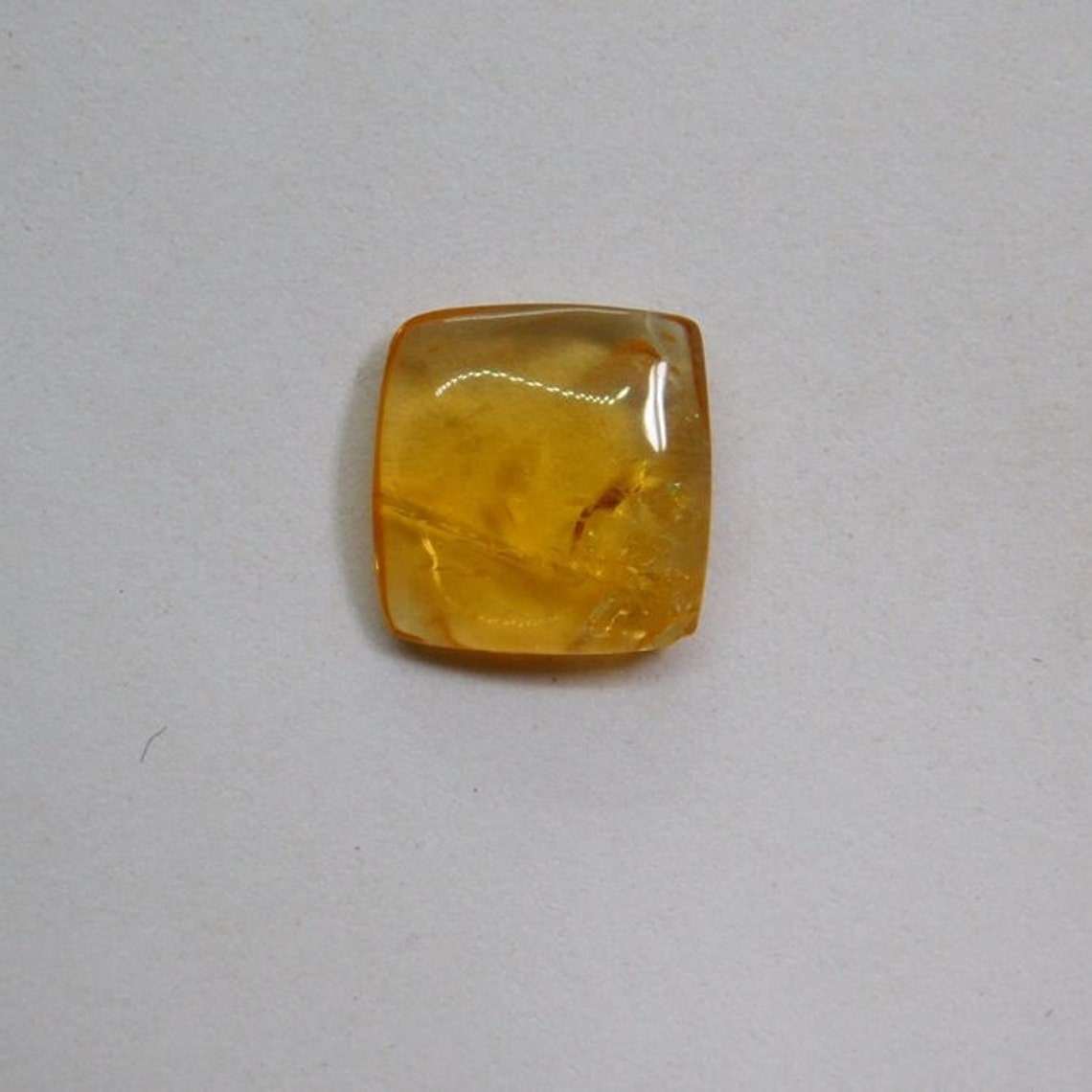 สีเหลือง