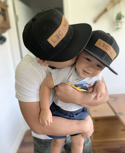 หมวกแก๊ปปีกแบนราบผ้าฝ้ายสำหรับเป็นของขวัญ100% ออกแบบได้ตามต้องการหมวกจับคู่แฟชั่นกลางแจ้งแนวสปอร์ตสำหรับคุณพ่อและลูกชาย - Product Image 6