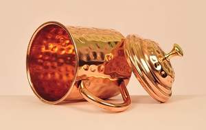 Tasses en cuivre élégantes pour les fêtes haut de gamme Boissons en métal personnalisées Prix de gros par HF CRAFTS - Product Image 2