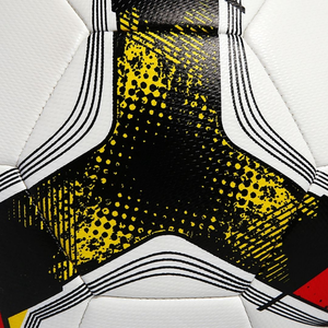 Ballon de football d'entraînement en PU au design fantastique pour les entraînements d'équipe ou les matchs décontractés avec une construction durable cousue à la machine - Product Image 5