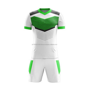 Uniformes de Fútbol Personalizados al por Mayor, Colores y Logotipos Personalizados, Uniformes de Fútbol de Alta Calidad, 100% Poliéster, Tejido Transpirable, Hecho en Pakistán - Product Image 2